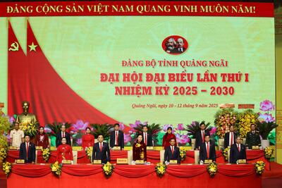 Đoàn Chủ tịch Đại hội đại biểu Đảng bộ tỉnh Quảng Ngãi lần thứ I