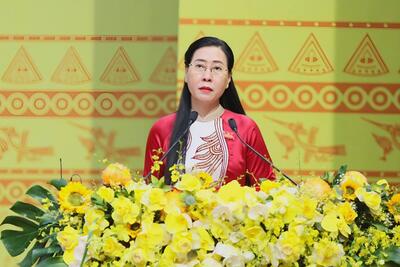 Ủy viên Ban Chấp hành Trung ương Đảng, Bí thư Tỉnh ủy Bùi Thị Quỳnh Vân phát biểu bế mạc Đại hội