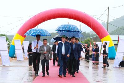 Thượng tướng Trần Quang Phương - Ủy viên Ban Chấp hành Trung ương Đảng, Phó Chủ tịch Quốc hội dự Lễ tại xã Mô Rai