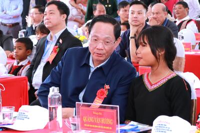 Thượng tướng Trần Quang Phương - Ủy viên Ban Chấp hành Trung ương Đảng, Phó Chủ tịch Quốc hội dự Lễ tại xã Mô Rai