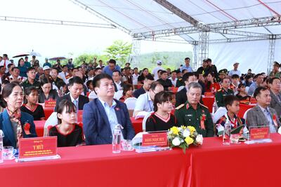 Đại biểu tham dự Lễ khởi công tại xã Mô Rai