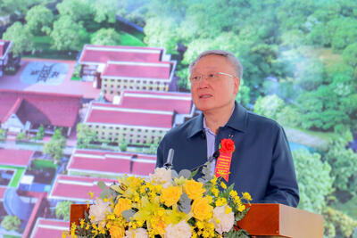 Ủy viên Bộ Chính trị, Phó Thủ tướng Thường trực Chính phủ Nguyễn Hòa Bình phát biểu tại buổi lễ