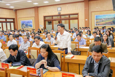 Đại biểu tham gia thảo luận tại Hội nghị