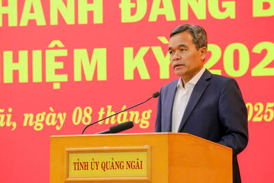 Ủy viên BCH Trung ương Đảng, Bí thư Tỉnh ủy Hồ Văn Niên phát biểu bế mạc Hội nghị