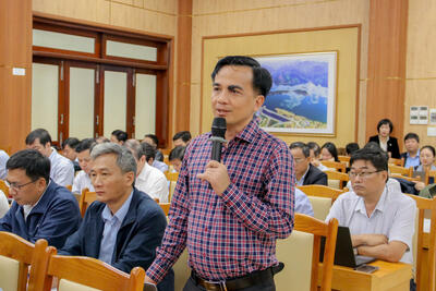 Đại biểu tham gia thảo luận tại Hội nghị