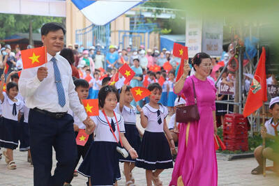 Học sinh đặc khu Lý Sơn hân hoan trong ngày khai trường