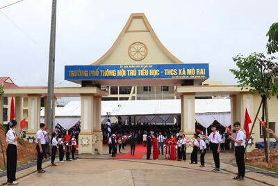 Toàn cảnh Trường phổ thông nội trú Tiểu học và THCS xã Mô Rai