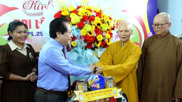 Lãnh đạo tỉnh thăm Ban Trị sự Giáo hội Phật giáo Việt Nam tỉnh nhân Đại lễ Phật đản năm 2025