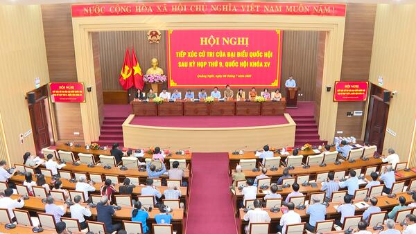 Phó Chủ tịch Quốc hội Trần Quang Phương tiếp xúc cử tri tại Quảng Ngãi