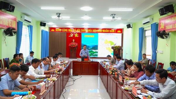 Phó Bí thư Tỉnh ủy, Chủ tịch HĐND tỉnh Nguyễn Đức Tuy làm việc với Ban Thường vụ Đảng ủy xã Sơn Tây Thượng