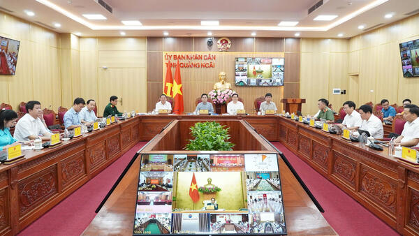 Chính phủ họp phiên thường kỳ tháng 10/2025: Quảng Ngãi nằm trong nhóm 6 địa phương tăng trưởng trên 10%