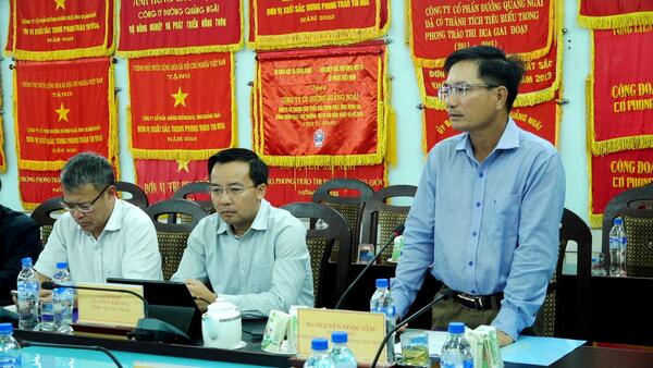 Phó Chủ tịch UBND tỉnh Nguyễn Ngọc Sâm làm việc với các doanh nghiệp tại Khu công nghiệp Quảng Phú