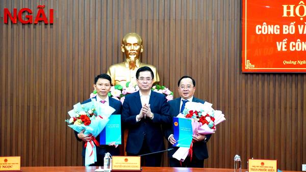 Hội nghị công bố và trao các Quyết định về công tác cán bộ