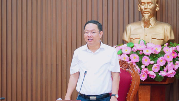 Phó Chủ tịch UBND tỉnh Nguyễn Công Hoàng họp cho ý kiến một số nội dung