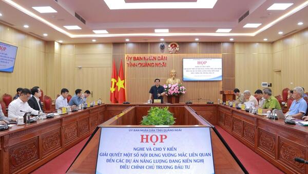 Phó Chủ tịch UBND tỉnh Trần Phước Hiền họp tháo gỡ vướng mắc các dự án năng lượng