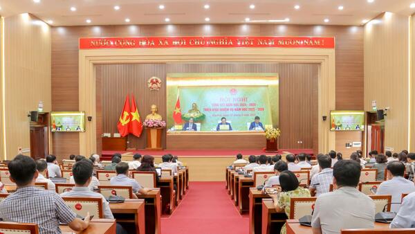 Hội nghị tổng kết năm học 2024 – 2025, triển khai nhiệm vụ năm học 2025 – 2026
