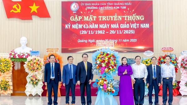 Phó Chủ tịch Thường trực UBND tỉnh Y Ngọc thăm, chúc mừng các trường nhân kỷ niệm 43 năm Ngày Nhà giáo Việt Nam