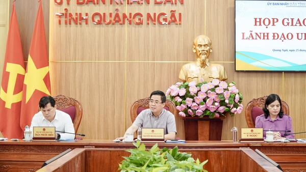 Lãnh đạo UBND tỉnh họp giao ban công tác chỉ đạo, điều hành trong thời gian qua