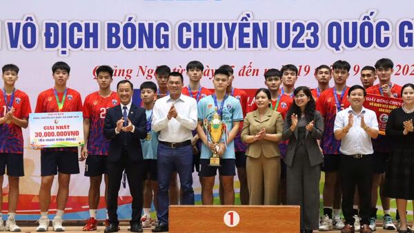 Phó Chủ tịch Thường trực UBND tỉnh Y Ngọc dự lễ bế mạc và trao thưởng Giải vô địch Bóng chuyền U23 quốc gia năm 2026