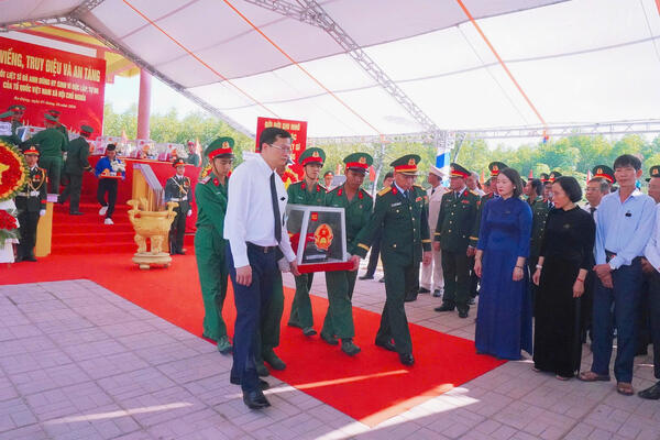 Tin nổi bật