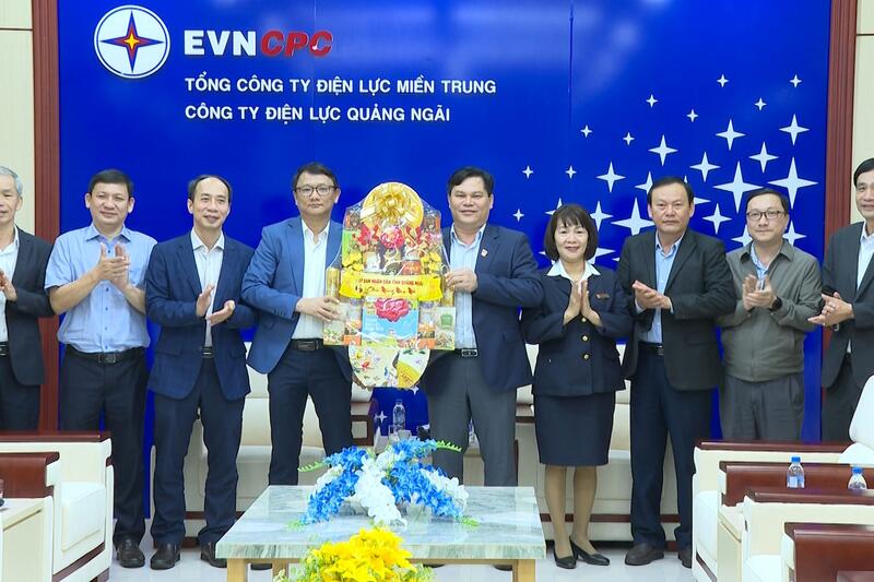 Phó Chủ tịch UBND tỉnh Trần Phước Hiền thăm, chúc Tết các doanh nghiệp