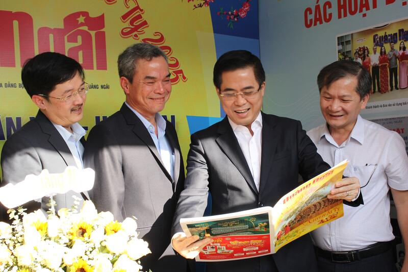 Chủ tịch UBND tỉnh Nguyễn Hoàng Giang dự khai mạc Hội báo Xuân Ất Tỵ 2025