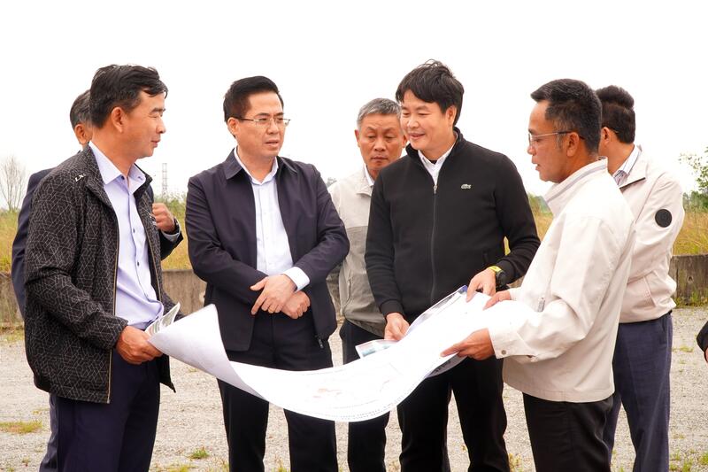 Chủ tịch UBND tỉnh Nguyễn Hoàng Giang kiểm tra tình hình triển khai nhà ở xã hội và tiến độ thực hiện một số công trình, dự án