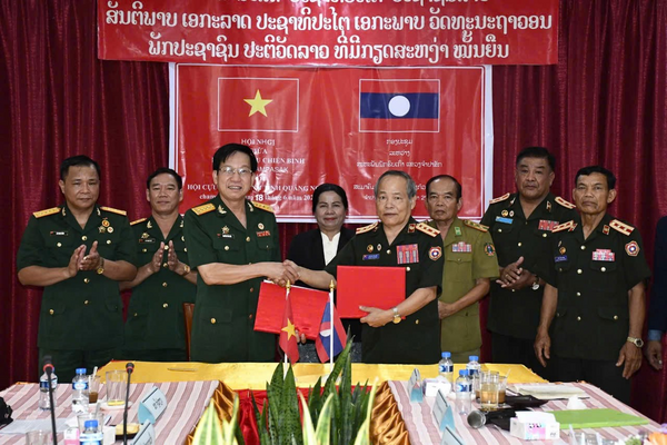 Quảng Ngãi Provincial Veterans Association works in Champasak, Lao PDR