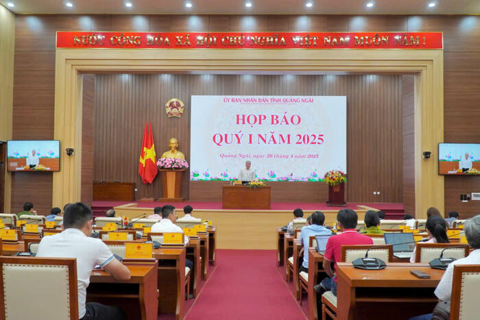 Quảng Ngãi holds a press conference on socio-economic development in the first quarter of 2025