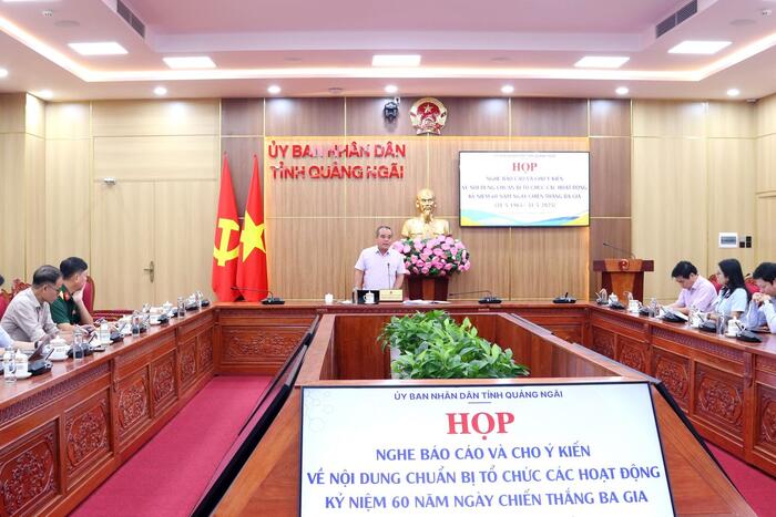 Discussing preparation for the 60th Anniversary of Ba Gia Victory Day