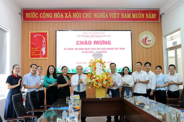 Province’s leader congratulates press agencies on Vietnam Revolutionary Press Day