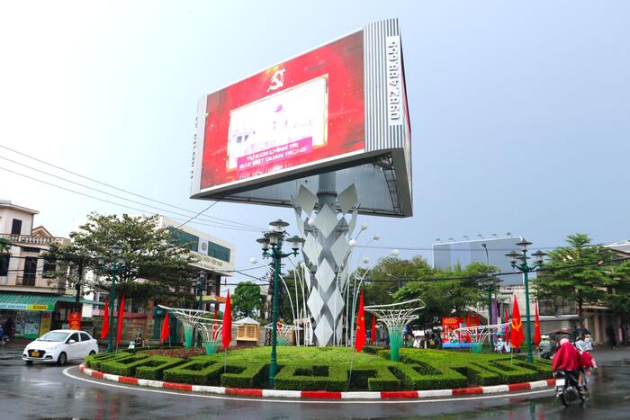 PPC’s Chairman Nguyễn Hoàng Giang inspects preparations for the 1st Provincial Party Congress, 2025–2030 term