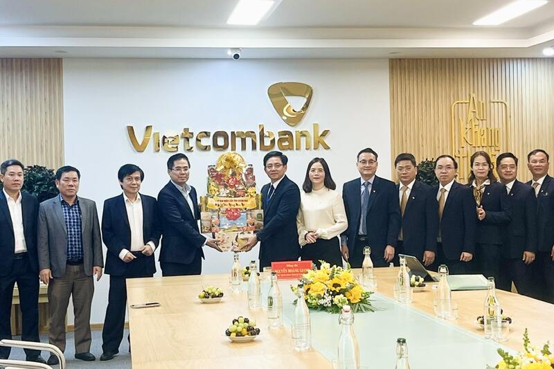 PPC’s chairman, Nguyen Hoang Giang, visits a number of typical businesses on Tet occasion