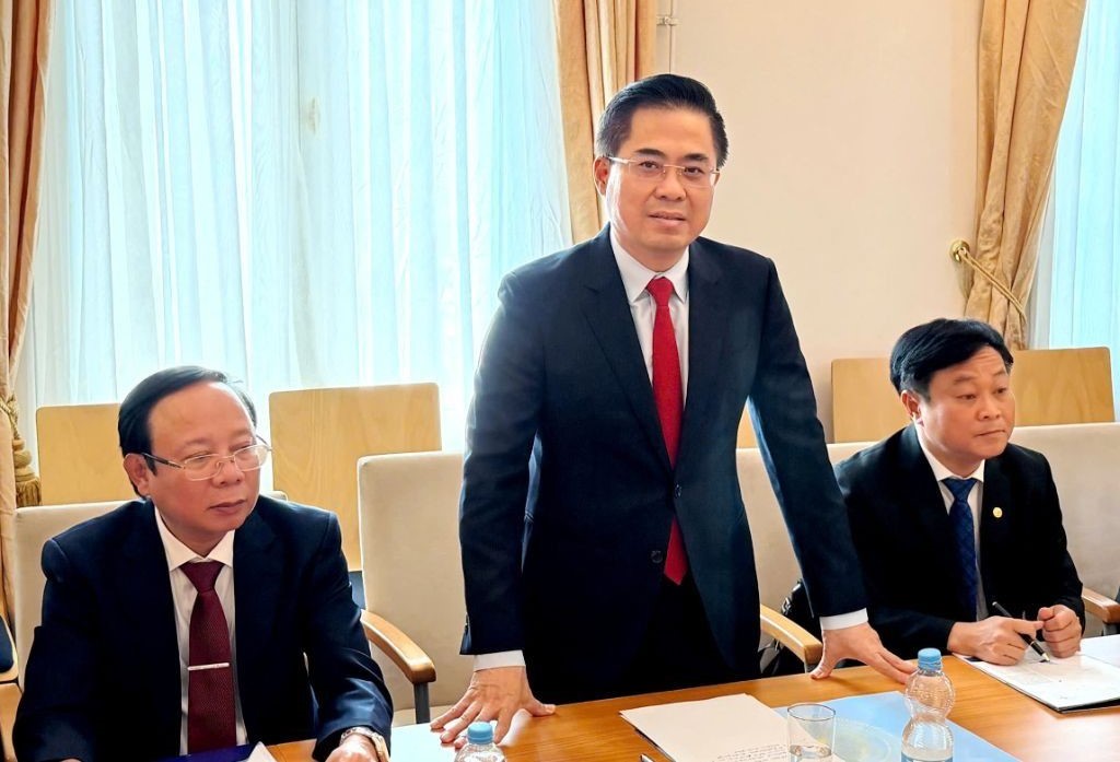 https://quangngai.gov.vn/upload/2006516/fck/ctthuong/z8041335786648_beefe03e0e02751ec647577ec283ce53.jpg